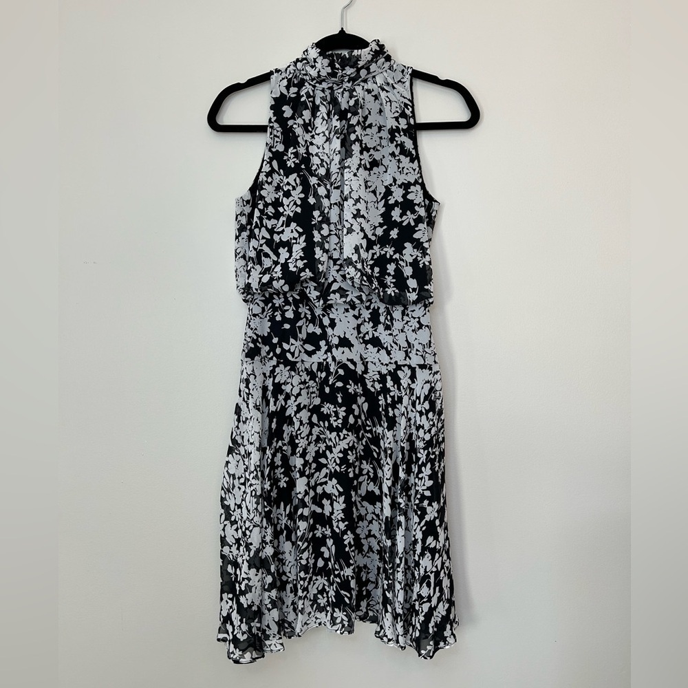 Just Taylor Mock Neck Black White Floral Lightweight Sleeveless Midi - Picture 4 of 9